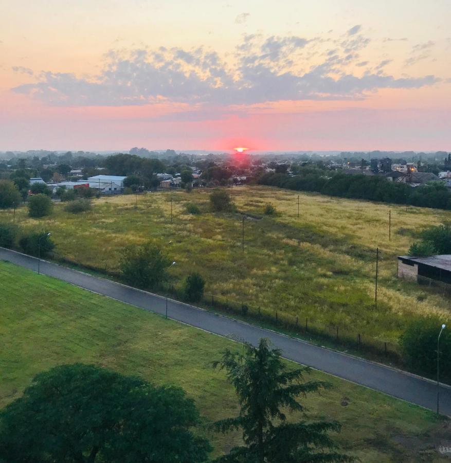 Amanecer Rent Apart - Tu Hogar! Amplio Y Luminoso Con Desayuno Junin  Bagian luar foto